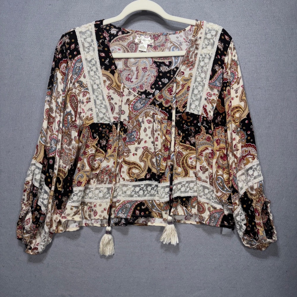 BOG Collective Paisley Print Lace Cropped Boho Peasant Top M Tassel Long Sleeve‎